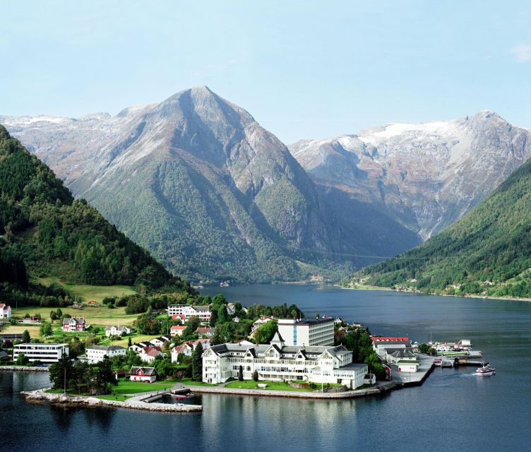 Voss: Guided Fjord & Cidery Tour to Balestrand - Cider and Lunch Experience