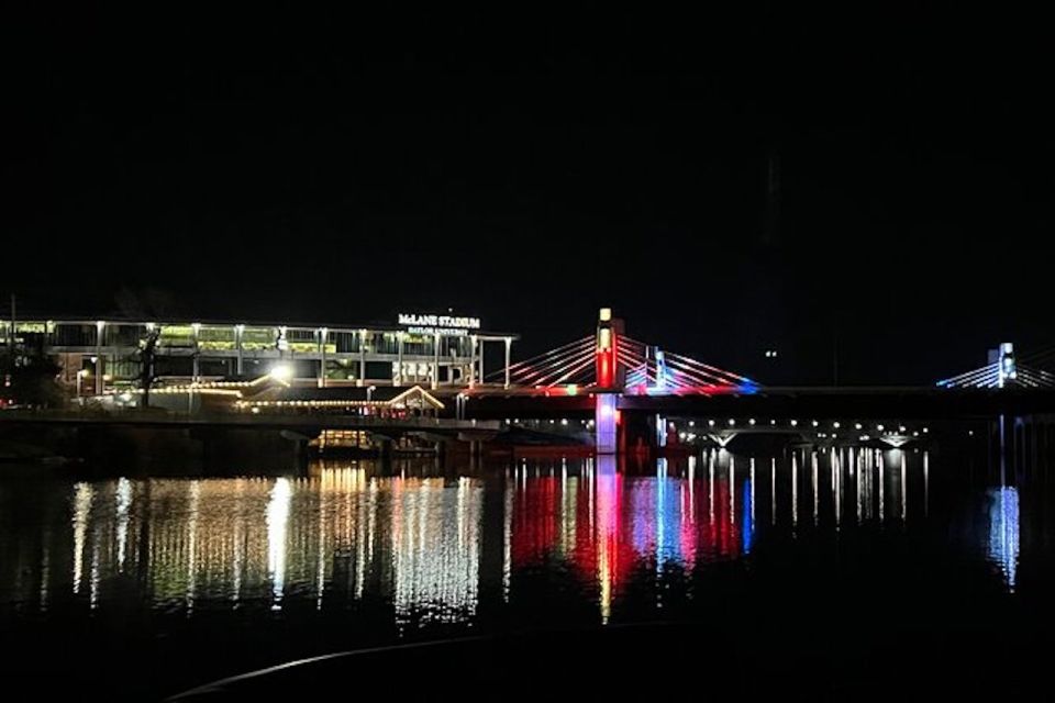 Waco: Brazos River Boating Adventure - Marveling at Scenic Vistas