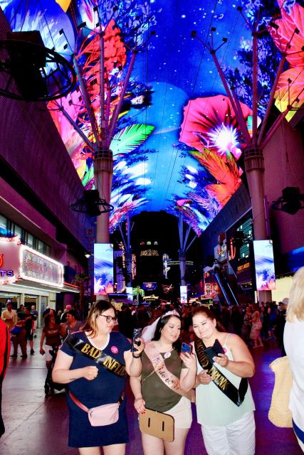 Weird, Wacky Fremont Bar Experience With Cocktails & Photos - Fremont Street Exploration