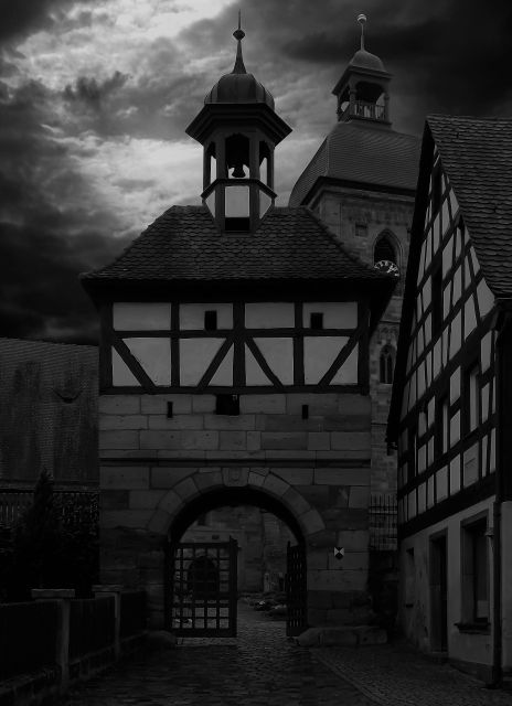 Witches, Ghosts, Executioners City Tour - Experience Highlights