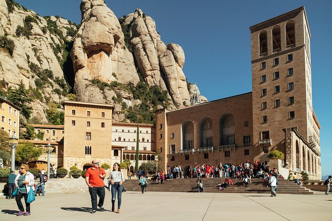 With Locals Ultimate Montserrat PRIVATE Day Trip - With Cable Car and Train - Customized Experience for Your Group