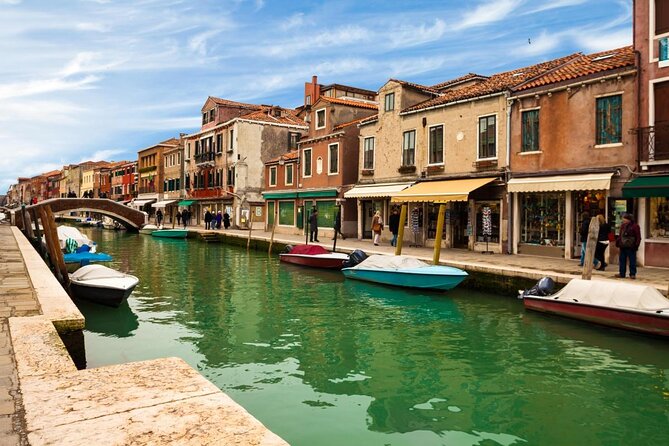 4 Hours Private Boat Tour to Murano, Burano With Local Real Guide - Key Points