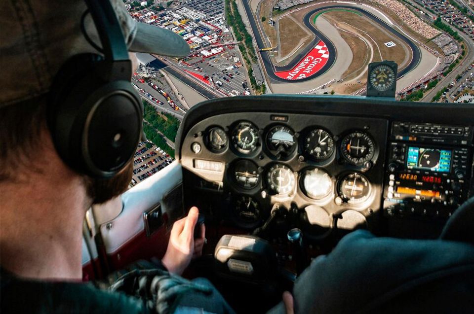 45 Minutes - Formula 1 Circuit & Coastline Tourist Flight - Key Points