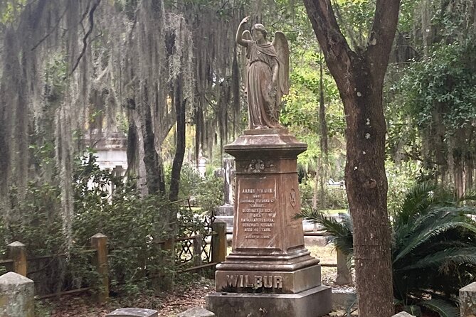 1-Hour Bonaventure Cemetery Golf Cart Guided Tour in Savannah - Meet Your Tour Guides