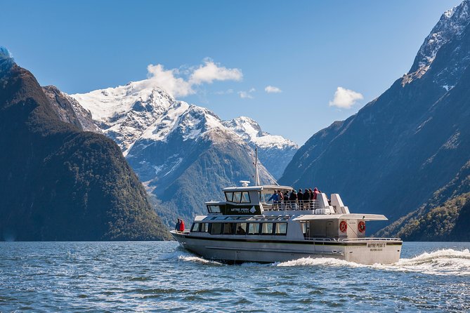 2-Hour Milford Sound Scenic Cruise - Onboard Amenities and Services