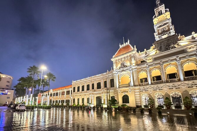 2 Hours Evening Walking Tour in Saigon With Professional Guide - Tour Highlights