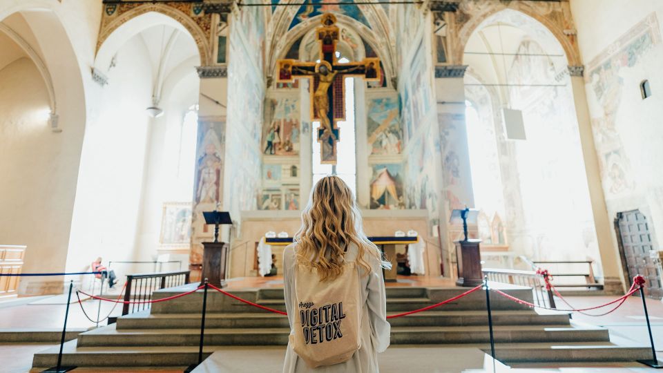 2 Hours Free Arezzo Tour Without the Use of Your Smartphone - Arezzo Detox Kit