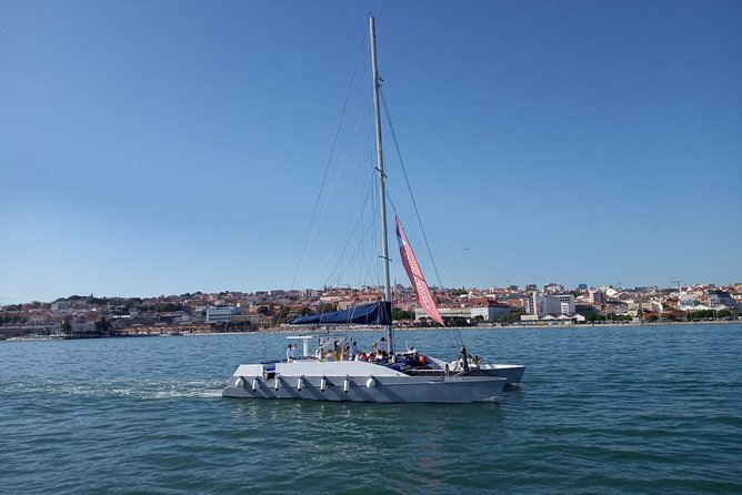 2H Private Sailing Catamaran Vertigo Tour in Lisbon up to 18pax - Meeting and Pickup Details