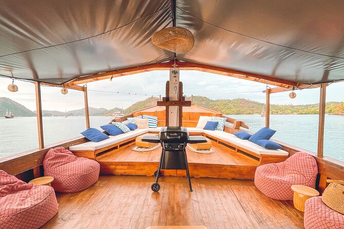 3 Days Deluxe Boat Private Cabin Sailing Trip in Komodo Island - Guest Reviews and Feedback