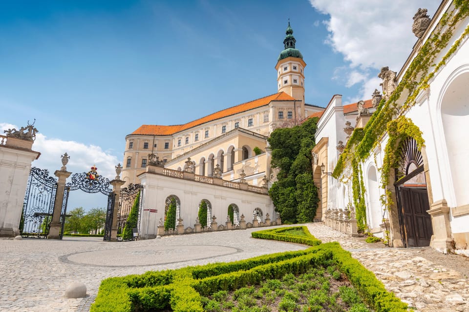 4 Castles Private Day Trip From Vienna to South Moravia - Accessibility Features