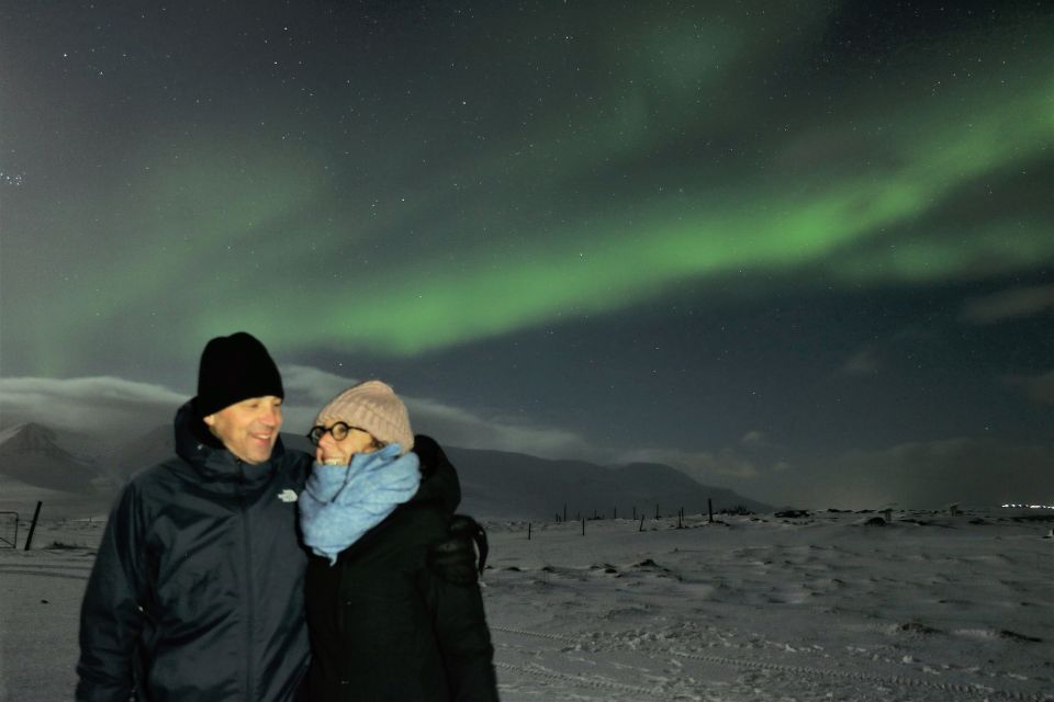 Akureyri: Hunt for the Northern Lights Photography Tour - Guide Expertise