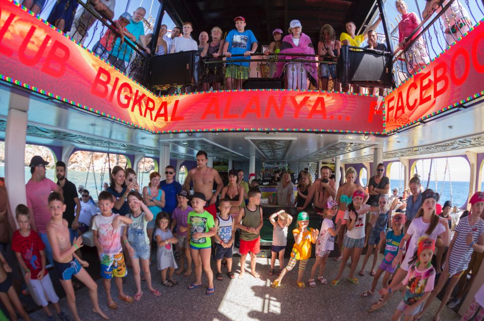Alanya: Pirate Boat Tour With Buffet Lunch and Drinks - Language and Guide