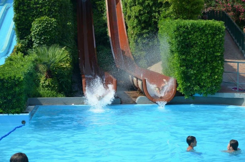 Albenga: Le Caravelle Water Park Open Date Entrance Ticket - Visitor Experience Ratings