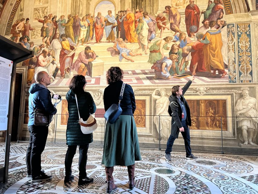 Alone in the Vatican Museums: Early Morning Tour & Breakfast - Live Tour Guide