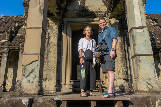 Angkor Adventure Vespa Tour - Inclusive Local Snacks & Lunch - Tour Guide and Safety Considerations
