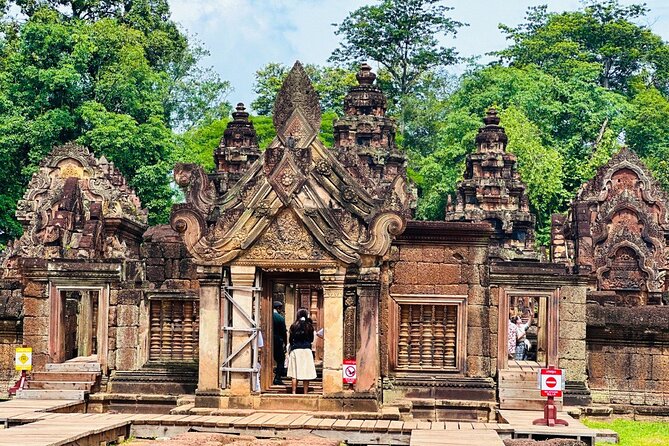 Angkor Sunrise Tours With Benteay Srei and Bengmealea Landmine, - Meeting and Pickup Details