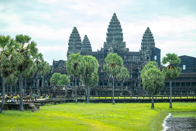 Angkor Wat Sunrise Private Guided Tour - Inclusive Breakfast - Accessibility Information