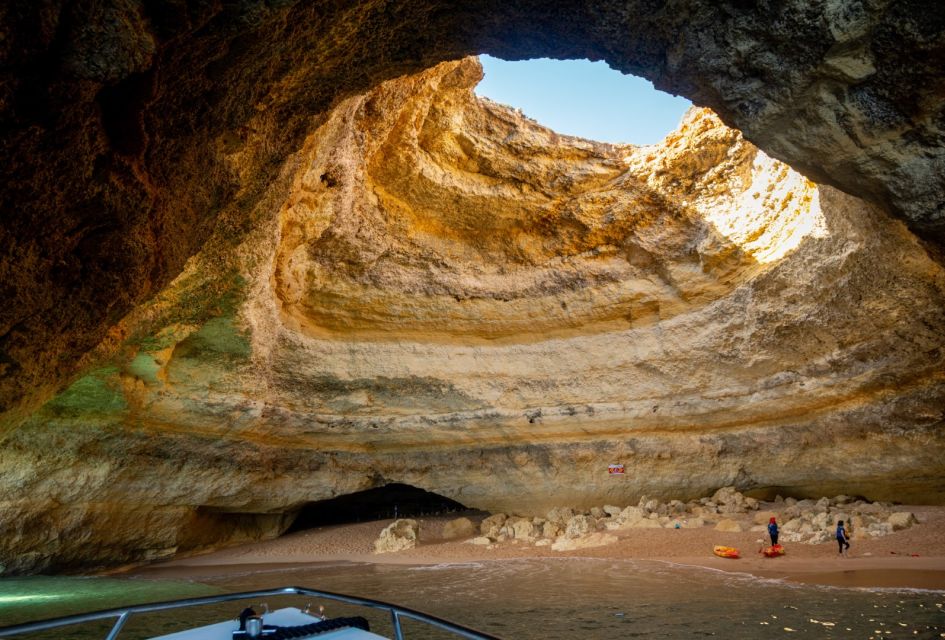 Armação De Pêra: Private Benagil Cave Tour - Boat Tour Itinerary