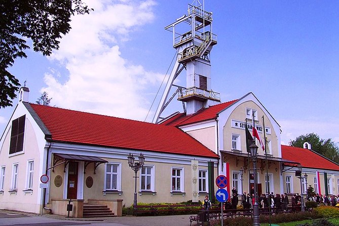 Auschwitz-Birkenau and Salt Mine Full Day Tour - Comfortable Transportation