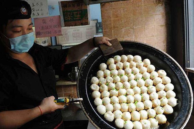 Authentic Local Food Tour in Central Shanghai - Taste the Local Flavors