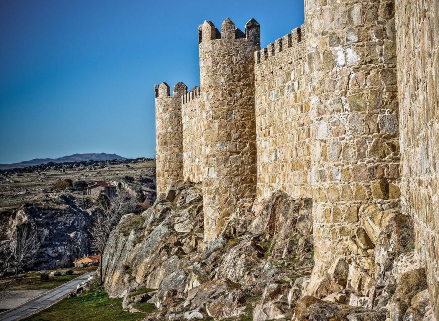 Ávila: Private Tour of the Historic Center and Basilica of San Vicente - Meeting Point