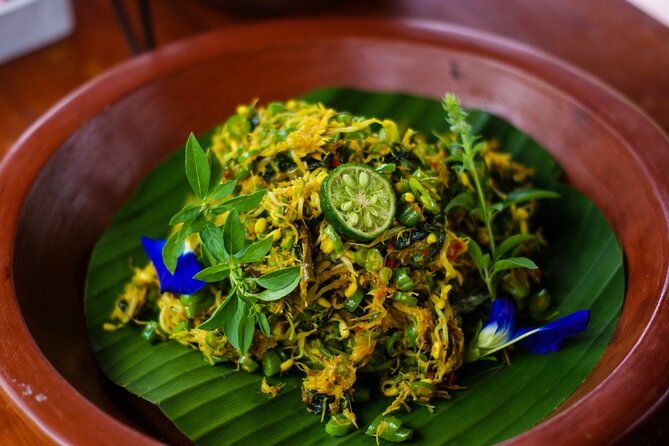 Balinese Vegan Cooking Class With Fresh Harvesting & Garden Tour - Preparing the Balinese-style Vegan Menu