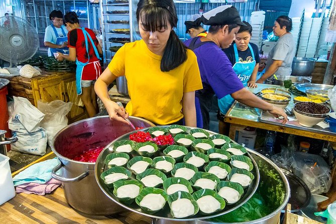 Bangkok Floating Markets and Boat Tour - Cultural Insights and Local Traditions