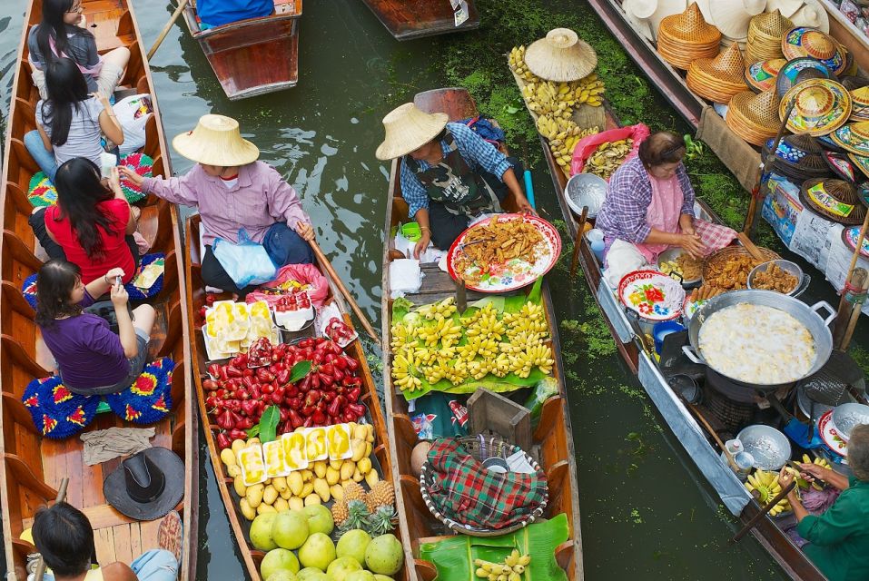 Bangkok: Railway & Floating Market Tour With Paddleboat Ride - Traditional Thai Food Tasting