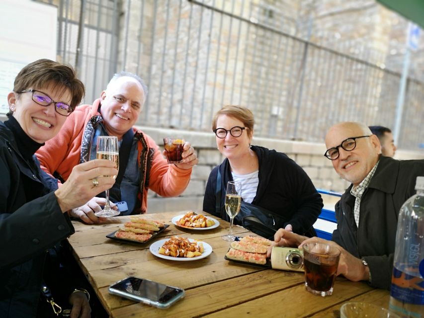 Barcelona: Foodie Walking Tour With Sagrada Familia Tickets - Meeting Point