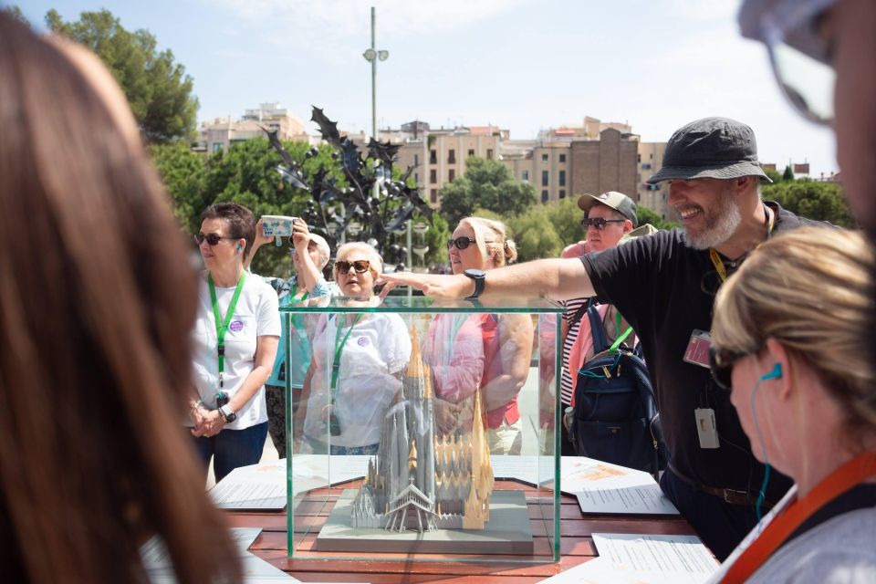 Barcelona: Sagrada Familia Fast Track Guided Tour - Important Information