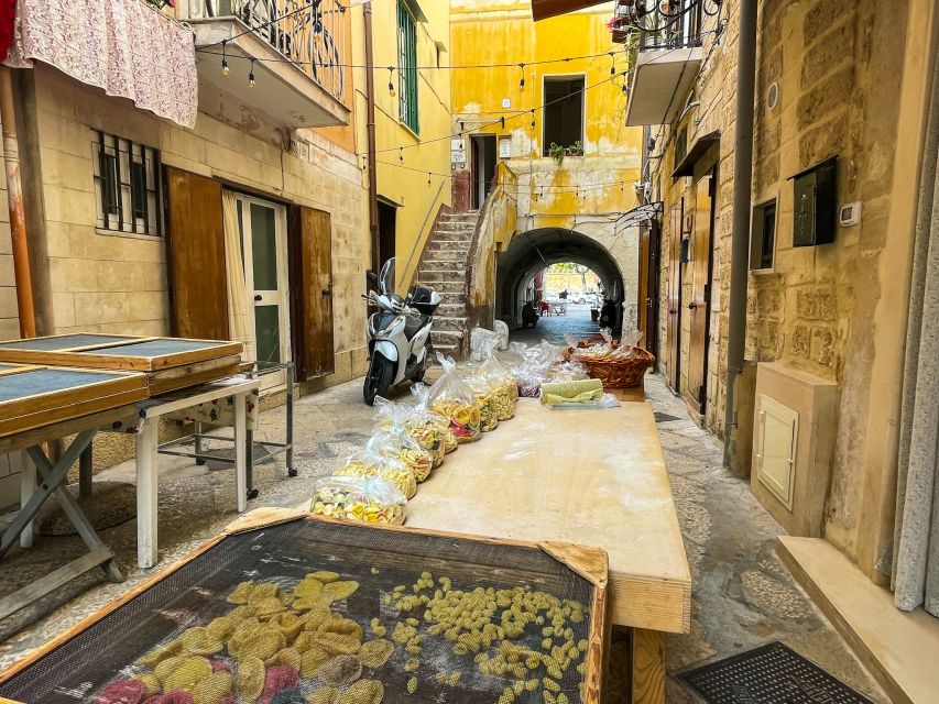 Bari: Old City Highlights Walking Tour - Typical Bari Street Foods