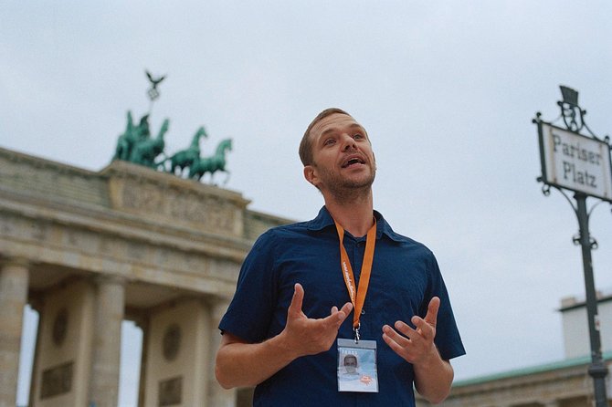 Berlin History Walking Tour With a French-Speaking Guide - Visiting Hitlers Bunker