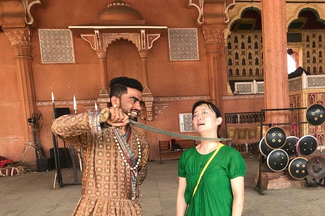 Big Bollywood Studio ART Tour With Meal : From Mumbai - Additional Information