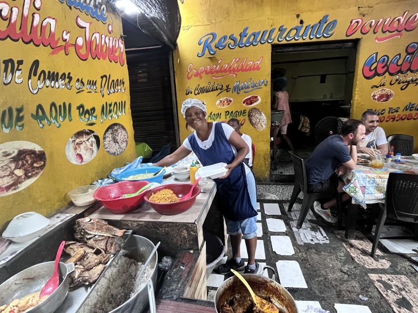 BIKE RIDE & LUNCH AT ANTHONY BOURDAIN FAVORITE CULINARY SPOT - Culinary Delights at Bazurto Market