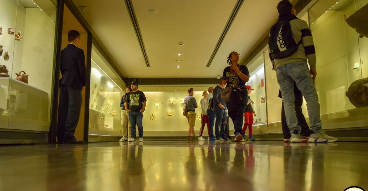 Bogota: Downtown City and Monserrate Hill Private Tour - Exploring La Candelaria