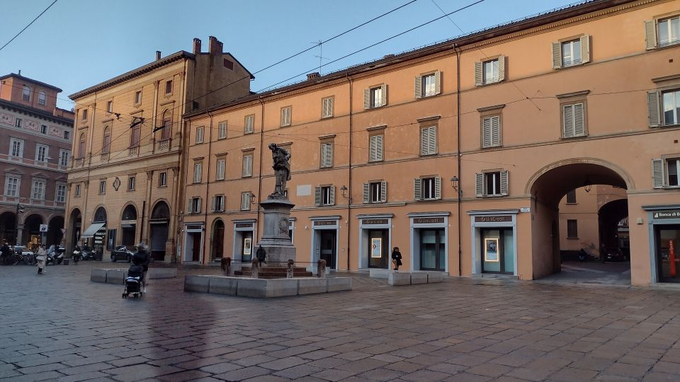 Bologna: Ancient and Recent History Self-Guided Audio Tour - Meeting Point