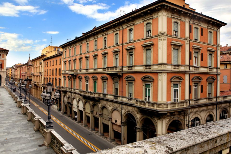 Bologna: First Discovery Walk and Reading Walking Tour - Important Participant Information
