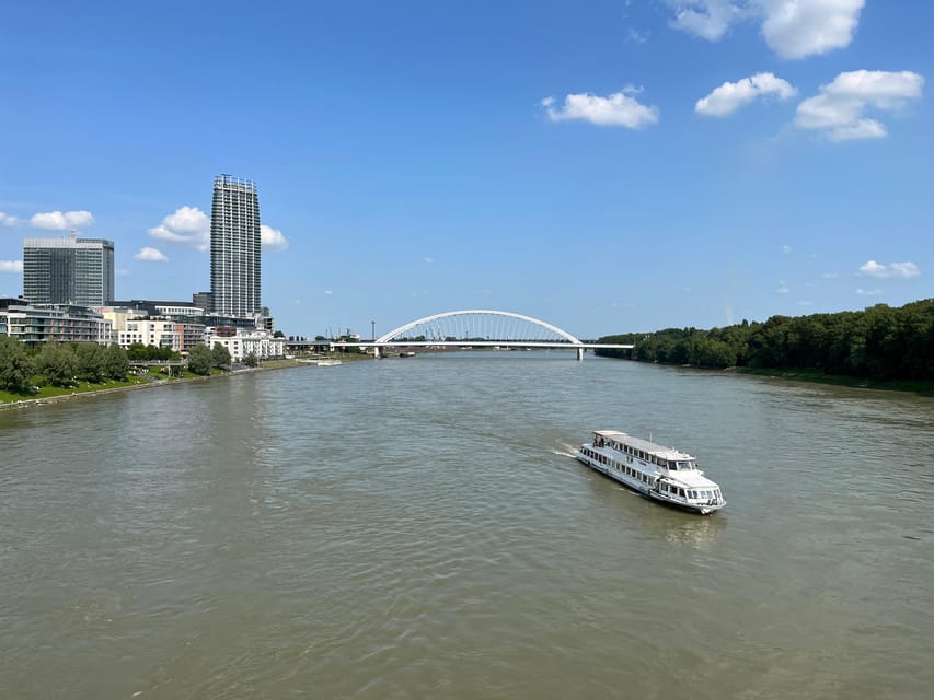 Bratislava - Hainburg - Bratislava: Cruise on the Danube - Onboard Experience and Amenities