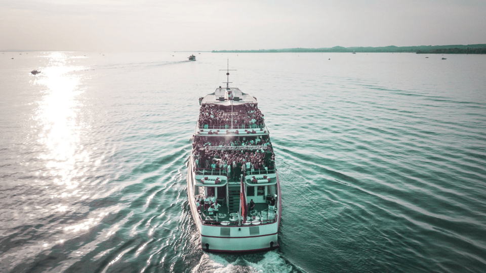 Bregenz: Houseboat - Language Accessibility