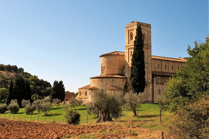 Brunello and Nobile, Wine Lover Tour Montalcino and Montepulciano - Exploring Medieval Montalcino