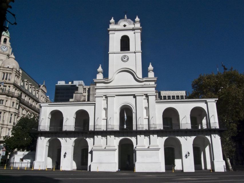 Buenos Aires: Walking Tour of May Square - Experience the Guided Tour