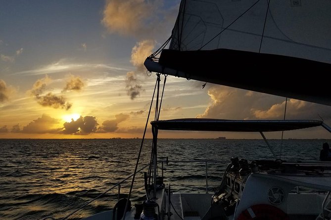 Castaway the Day: Miami Sunset Sail With Champagne - Booking Information and Pricing