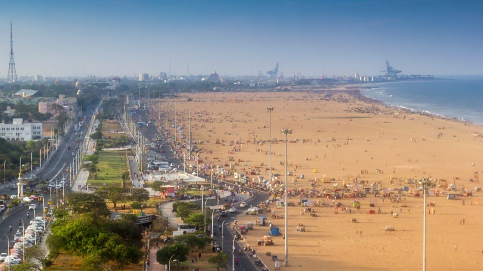 Chennai: St. George Fort, Kapaleeshwarar Temple & Marina - Relaxing at Marina Beach