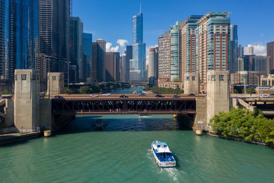 Chicago: Family Fun Urban Adventure River and Lake Cruise - Chicago Harbor Lock Experience