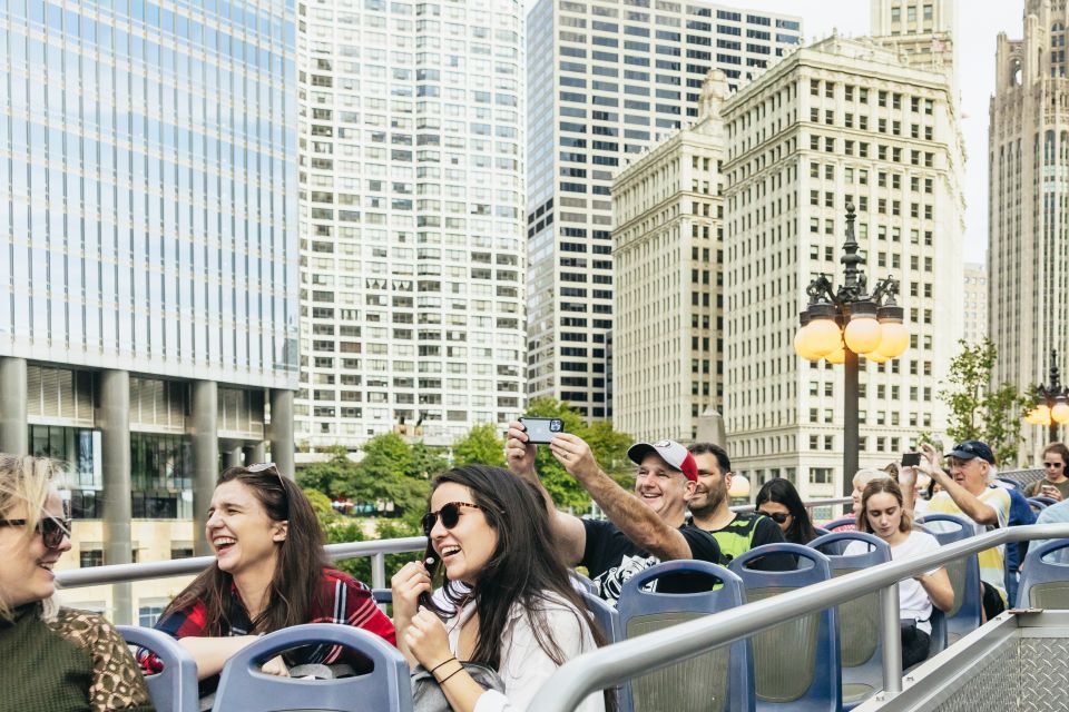 Chicago: Hop-on Hop-off Sightseeing Tour by Open-top Bus - Engaging Digital Commentary