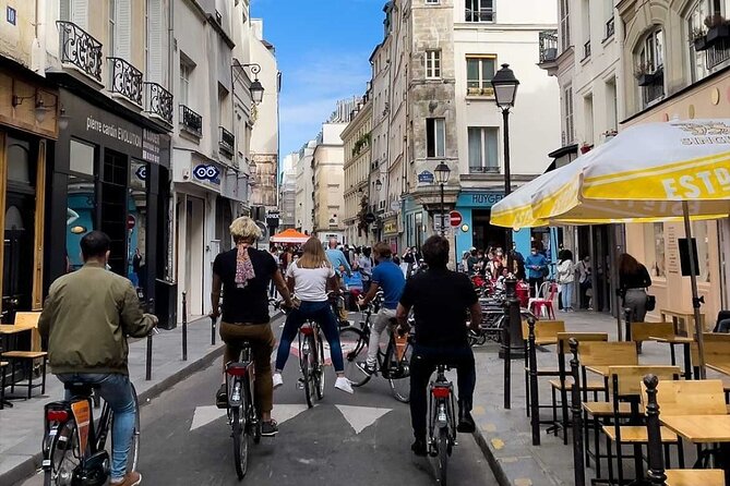 City Bike Tour on a Dutch Bike - Group Size and Availability