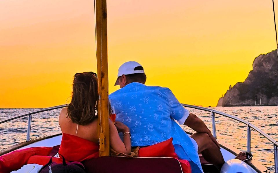 Classic Boat Tour of Capri at Sunset - Photo Stop at Faraglioni