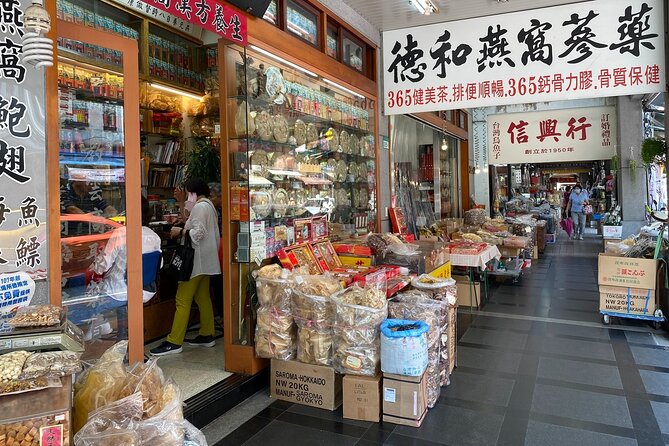 Classic Taipei Landmarks Day Tour - Accessibility Features