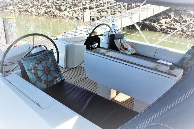 Coastal Tour on a Luxury Sailing Yacht From Vilamoura - Group Size