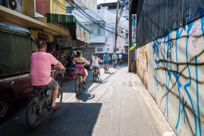 Countryside Bangkok and a Local Floating Market Tour by Bicycle Including Lunch - Floating Market Highlights